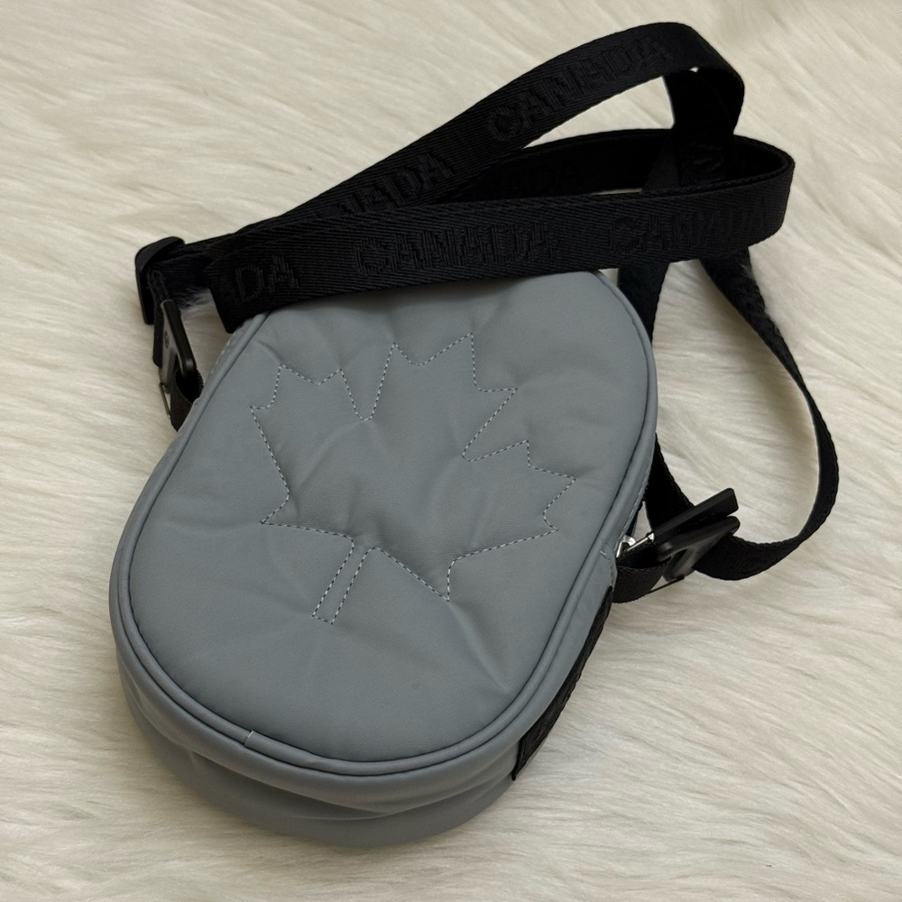 LULULEMON - BLACK GREY TEAM CANADA FUTURE LEGACY BAG - Picture 13 of 16